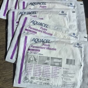 AQUACEL Foam Non-Adhesive Dressing - White